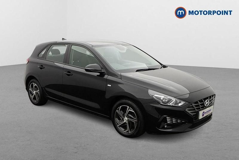 Black Used 2023 Hyundai i30 SE Hatchback | £12,499 (Fair price) - Image 1/4
