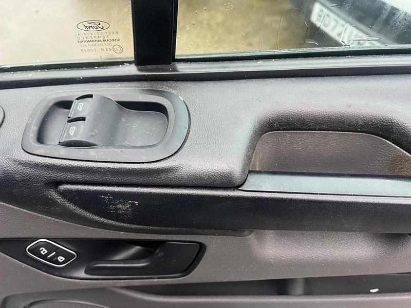 Used Ford Transit Custom 105 HP (77 kW) 2019 White Van