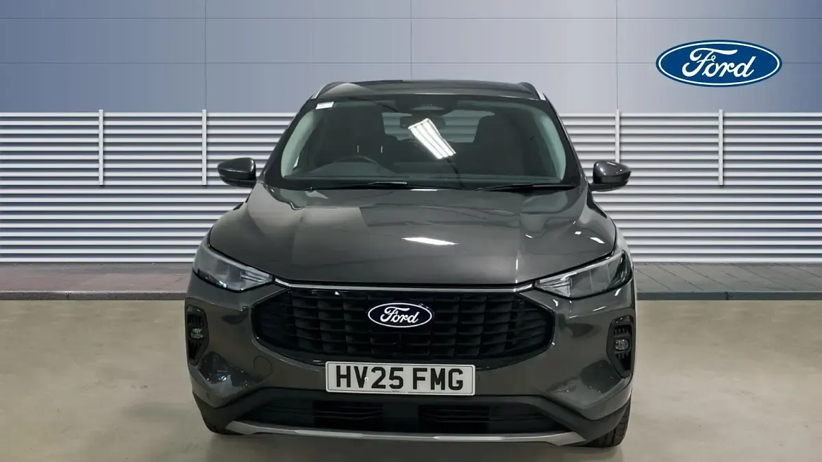 Usado Ford Kuga Titanium 150 CV (110 kW) 2025 Gris SUV