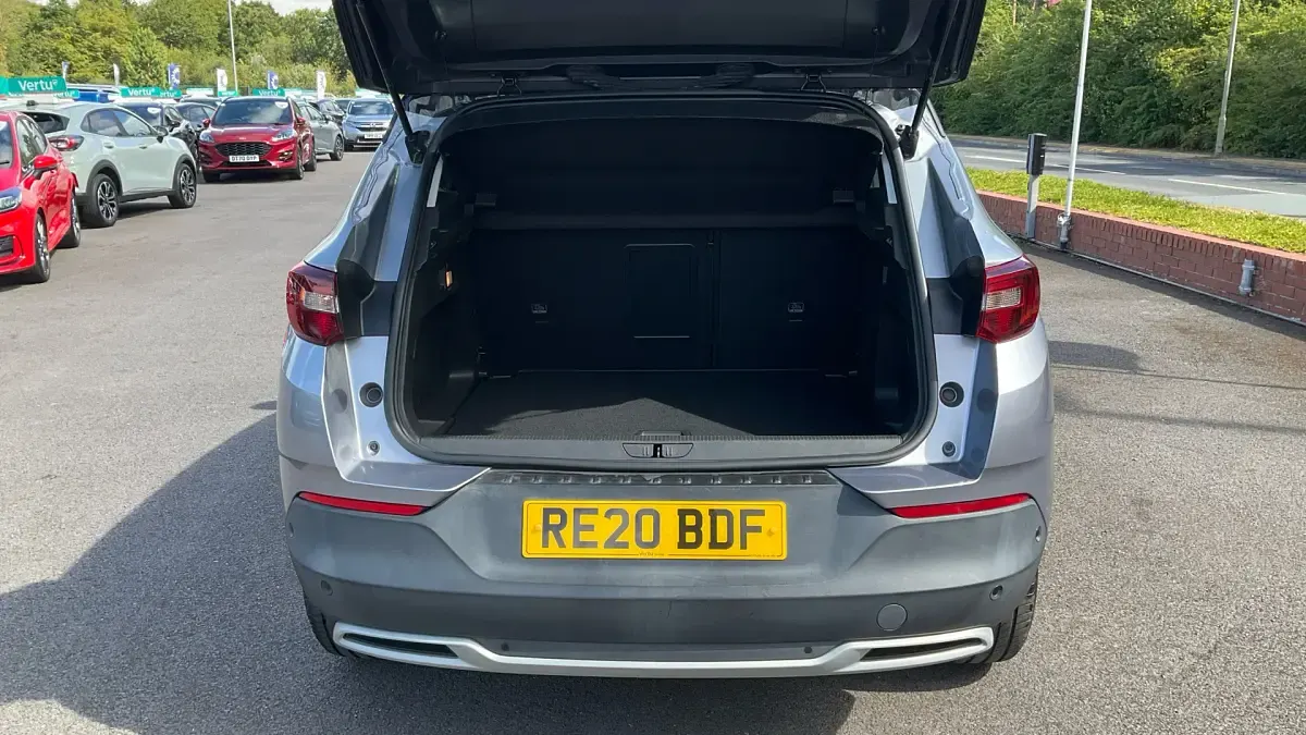 Used Vauxhall Grandland X SRi 131 HP (96 kW) 2020 Grey SUV