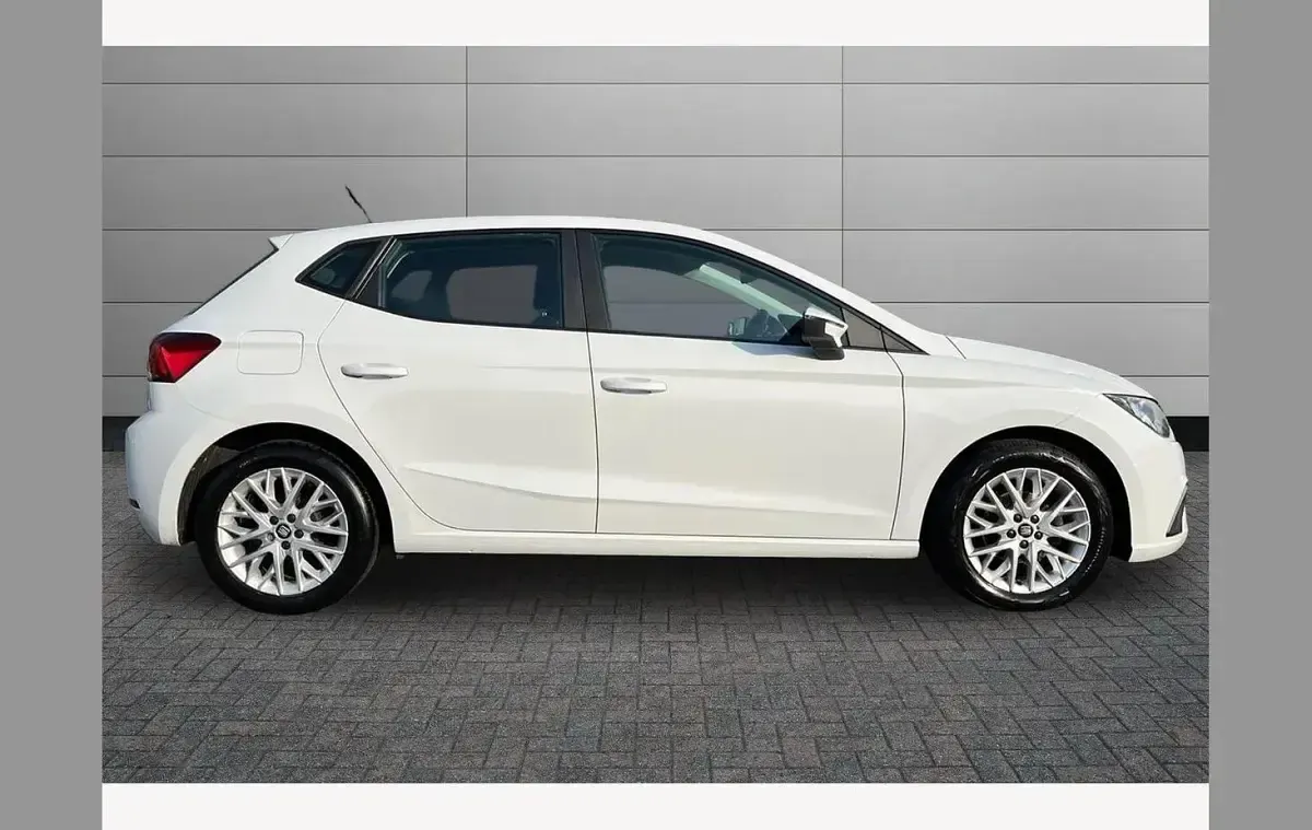 Used Seat Ibiza SE Technology 80 HP (58 kW) 2019 Nevada white Hatchback