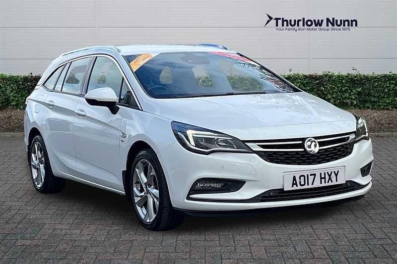 Used Vauxhall Astra SRi 150 HP (110 kW) 2017 White Estate