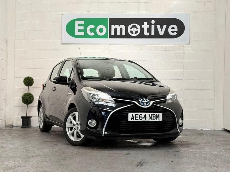 Black Used 2014 Toyota Yaris Hybrid Hatchback | £9,523 (Fair price) - Image 1/4