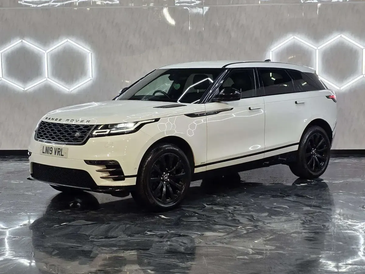 Used Land Rover Range Rover Velar SE Dynamic 2019 White SUV