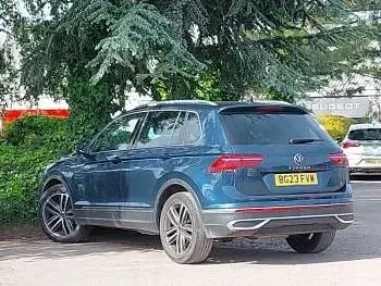 Usado VW Tiguan Elegance 150 CV (110 kW) 2023 Azul SUV