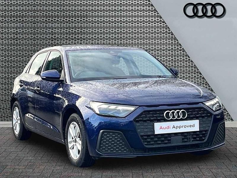 Used Audi A1 Design 94 HP (69 kW) 2023 Blue SUV