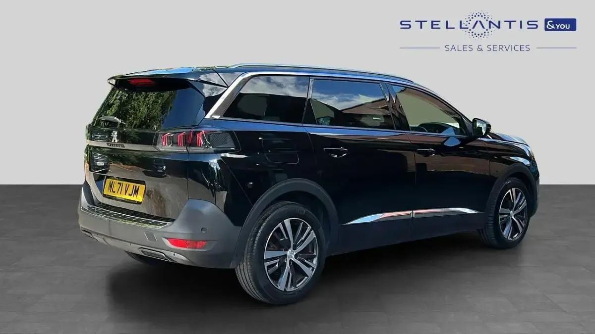 Used Peugeot 5008 Allure Premium 129 HP (94 kW) 2021 Black SUV