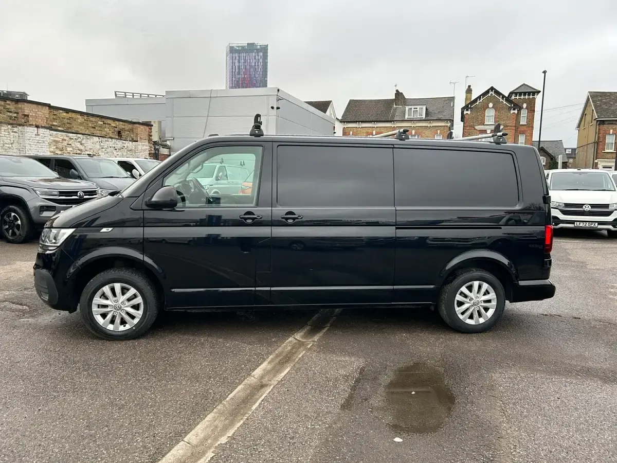 Used VW T6.1 Highline 150 HP (110 kW) 2021 Black Van