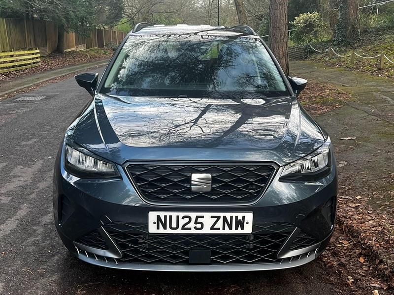 Grey New 2025 Seat Arona SE Technology SUV | £12,000 (Super price) - Image 1/4