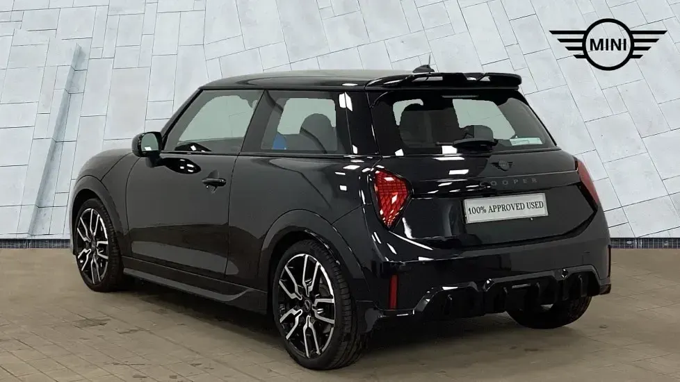 Used Mini Cooper Hatch 113 kW (154 HP) 2025 Black Hatchback