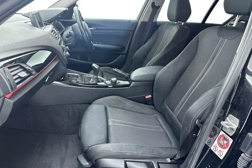 Used BMW 116 Sport Line 114 HP (83 kW) 2015 Jet black Hatchback