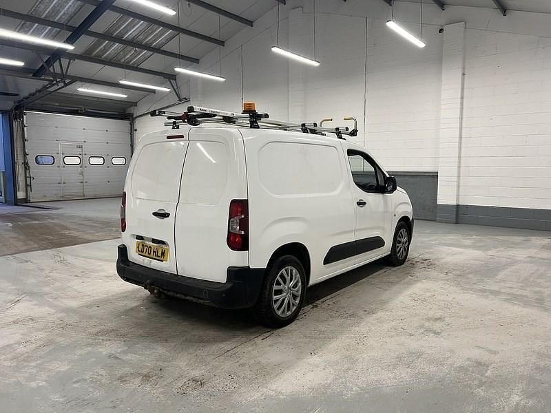 Used Citroën Berlingo 100 HP (73 kW) 2020 White MPV