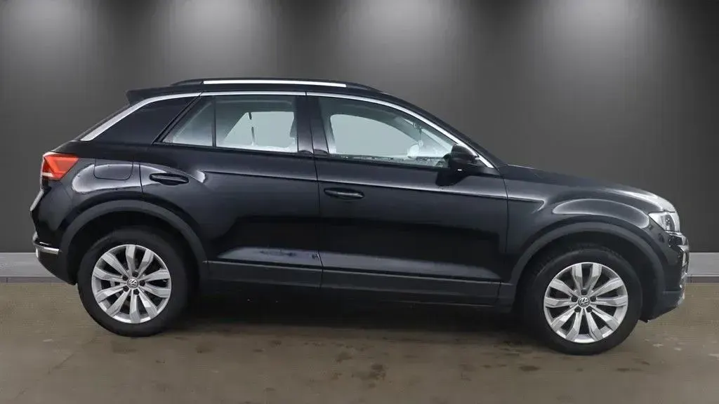 Used VW T-Roc SE 115 HP (84 kW) 2018 Black SUV