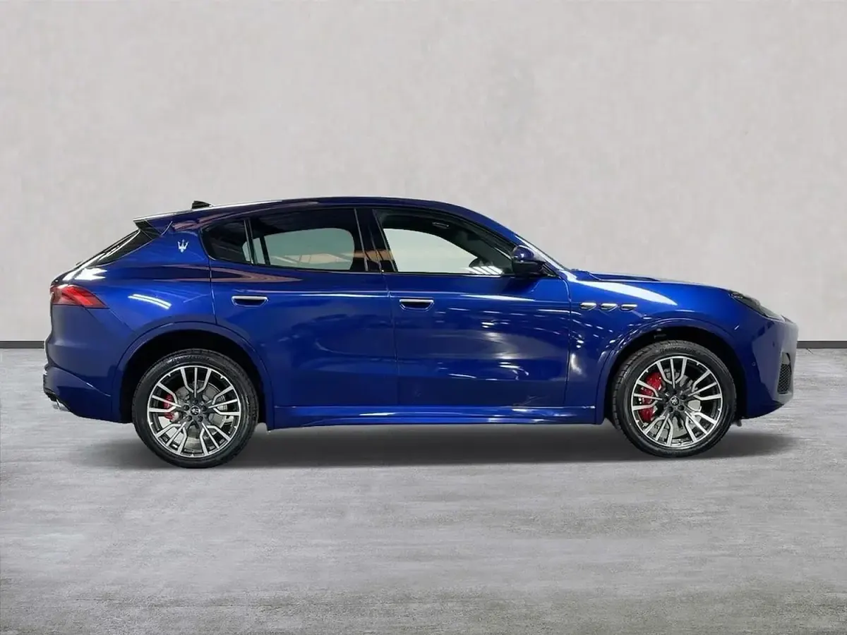 New Maserati Grecale 300 HP (220 kW) 2026 Blue SUV