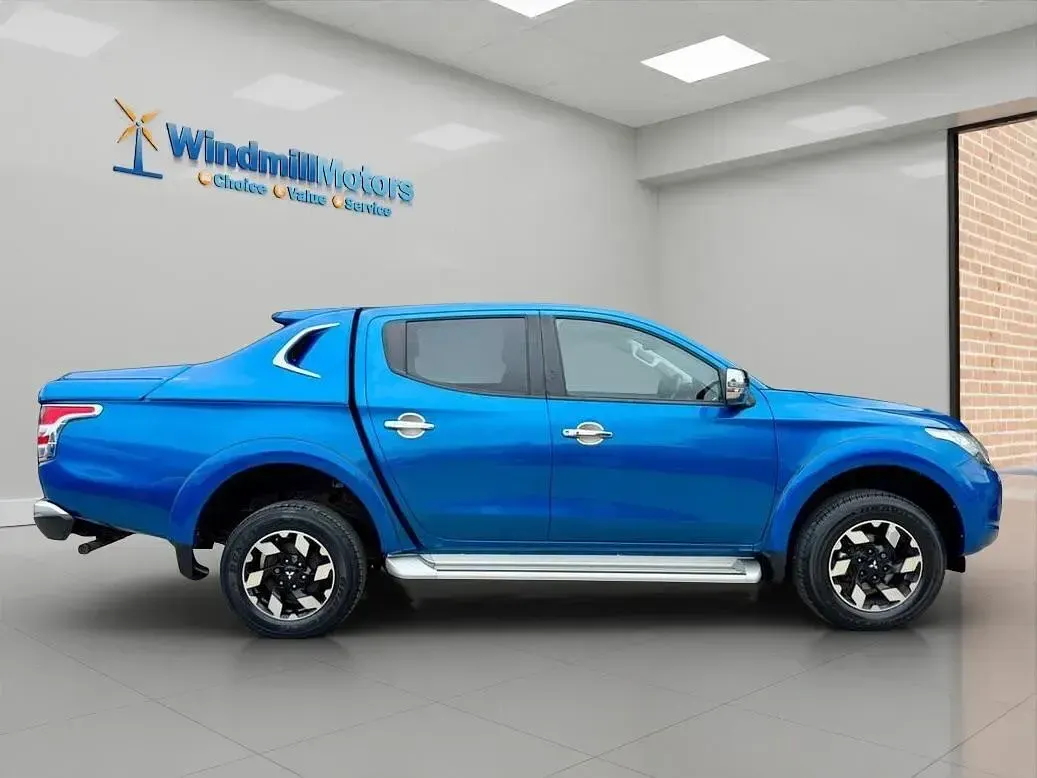 Used Mitsubishi L200 181 HP (133 kW) 2018 Blue Pickup