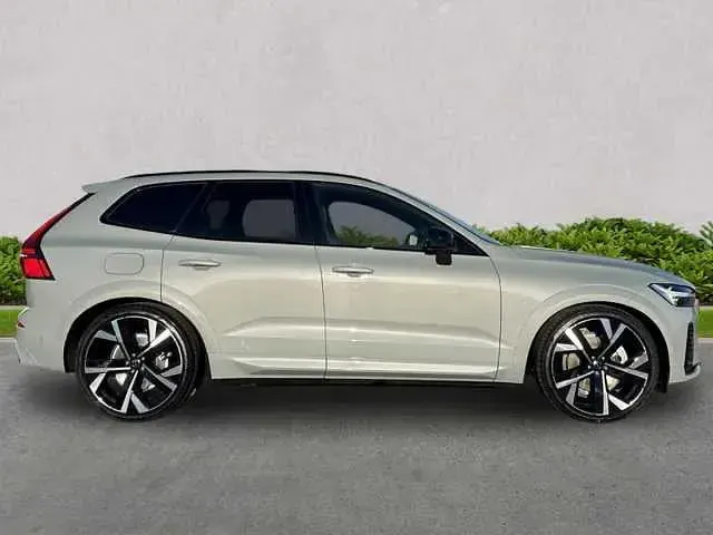 Used Volvo XC60 Ultra 449 HP (330 kW) 2026 Vapour grey SUV