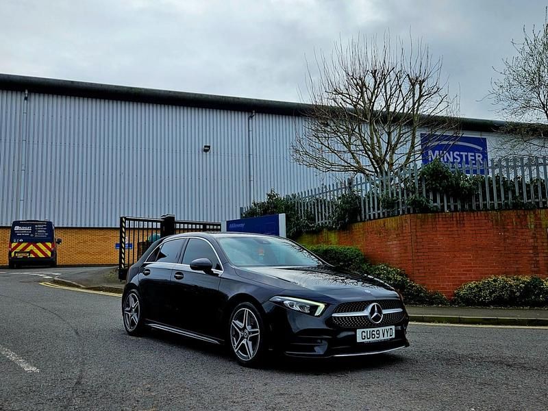 Usado Mercedes A200 AMG line 2019 Negro Utilitario