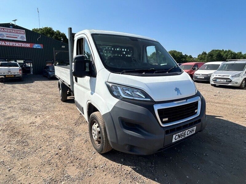 White Used 2016 Peugeot Boxer Van | £4,995 (Fair price) - Image 1/4