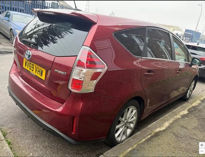 Used Toyota Prius+ 136 HP (100 kW) 2020 Red MPV