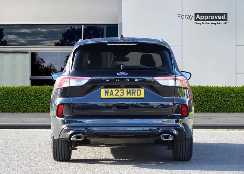 Usado Ford Kuga ST-Line 2023 Negro SUV