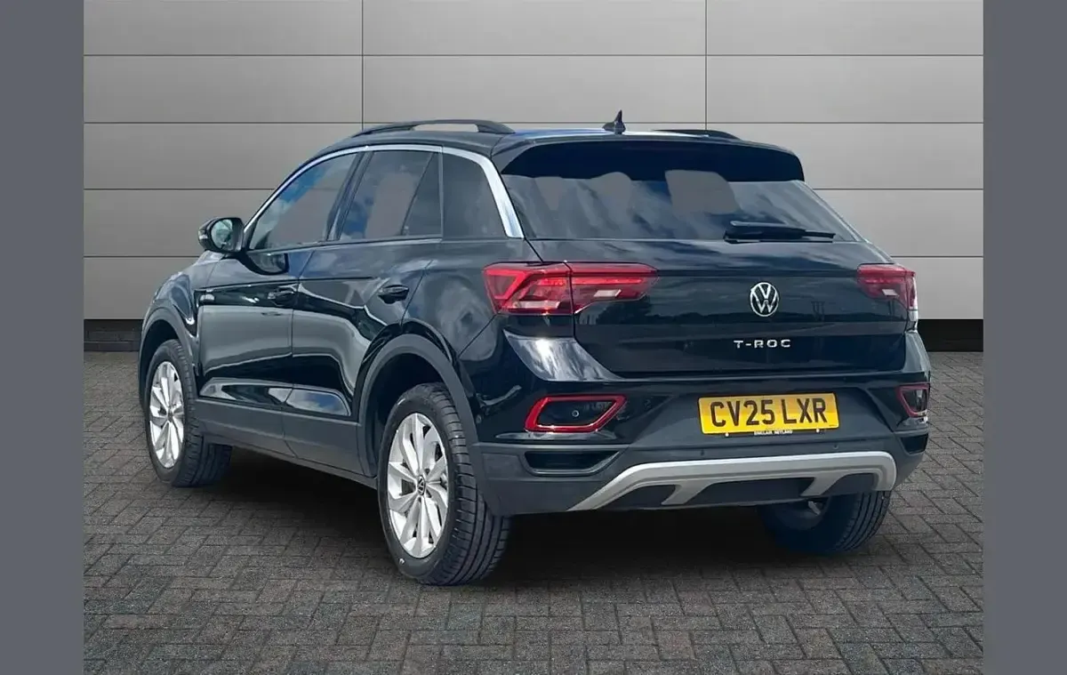 Begagnad VW T-Roc Cabriolet Match 147 HK (108 kW) 2025 Svart SUV