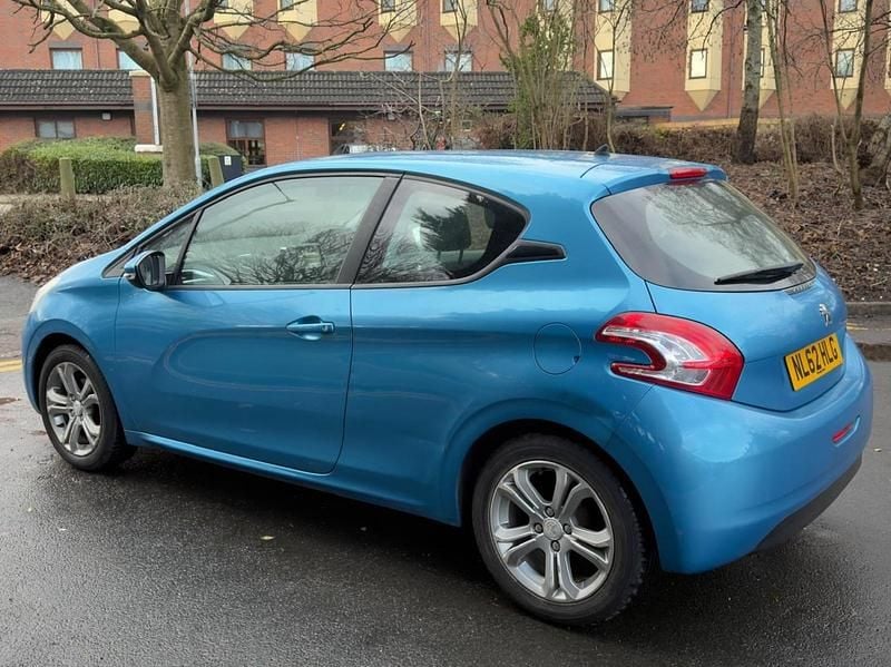 Used Peugeot 208 Active 82 HP (60 kW) 2012 Blue Hatchback