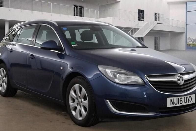 Second-hand Vauxhall Insignia 2016 Albastru Break