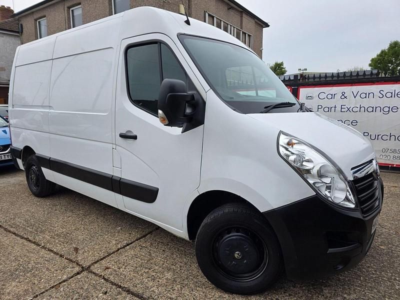 White Used 2019 Vauxhall Movano Van | £7,300 (Good price) - Image 1/4