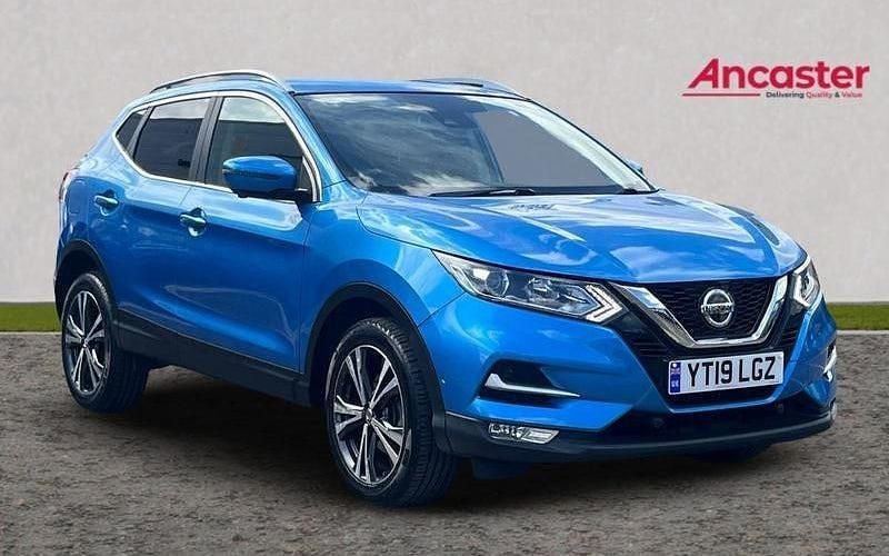 Blue Used 2018 Nissan Qashqai N-Connecta SUV | £15,975 (A bit pricey) - Image 1/4