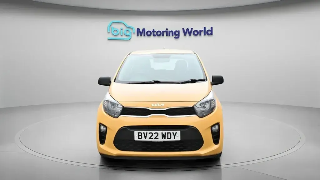 Second-hand Kia Picanto 66 CP (48 kW) 2022 Galben Hatchback
