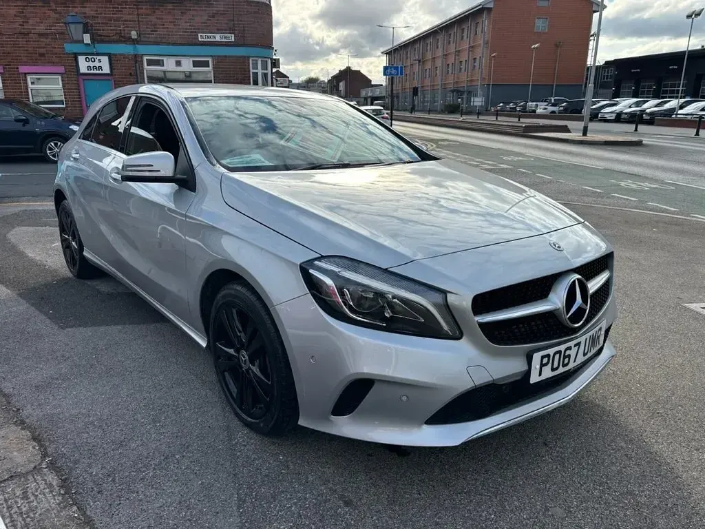 Used Mercedes A180 Premium 109 HP (80 kW) 2017 Silver Hatchback