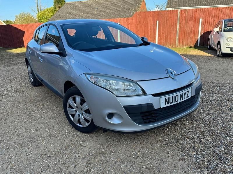 Used Renault Mégane III Expression 110 HP (80 kW) 2010 Silver Hatchback
