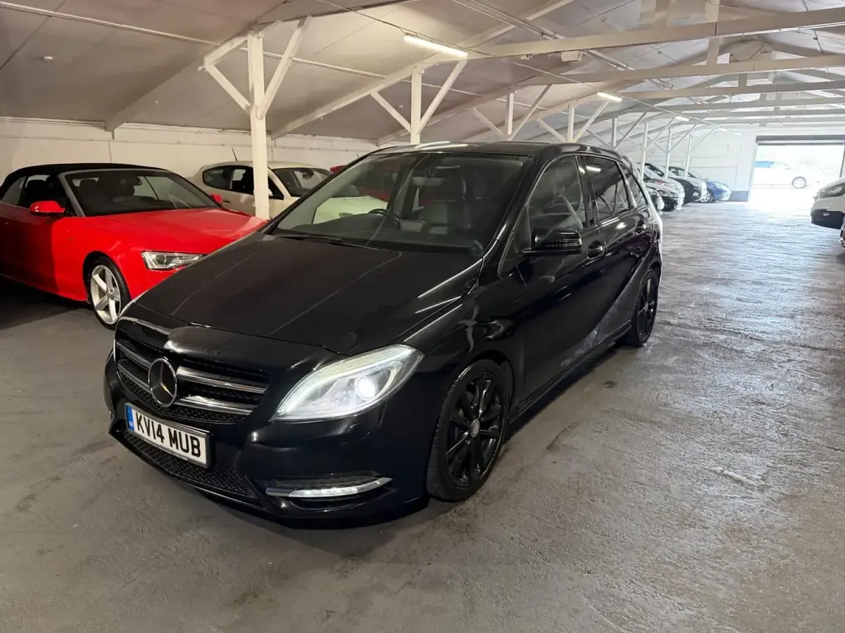 Used Mercedes B200 136 HP (100 kW) 2014 Black Hatchback