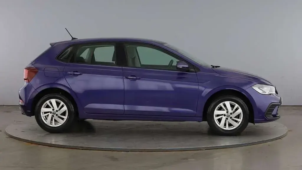 Used VW Polo Life 95 HP (69 kW) 2022 Mauve/purple Hatchback
