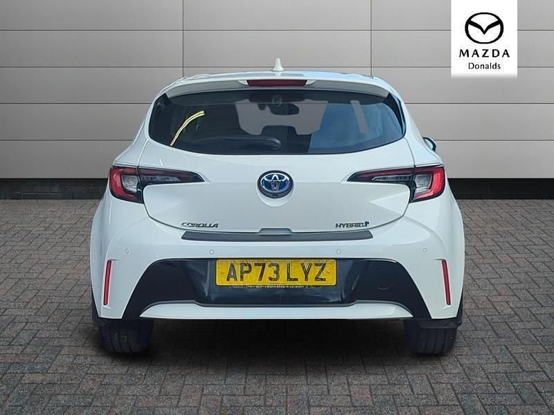 Used Toyota Corolla 2023 White Hatchback