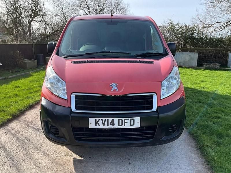 Used Peugeot Expert 90 HP (66 kW) 2014 Red Van