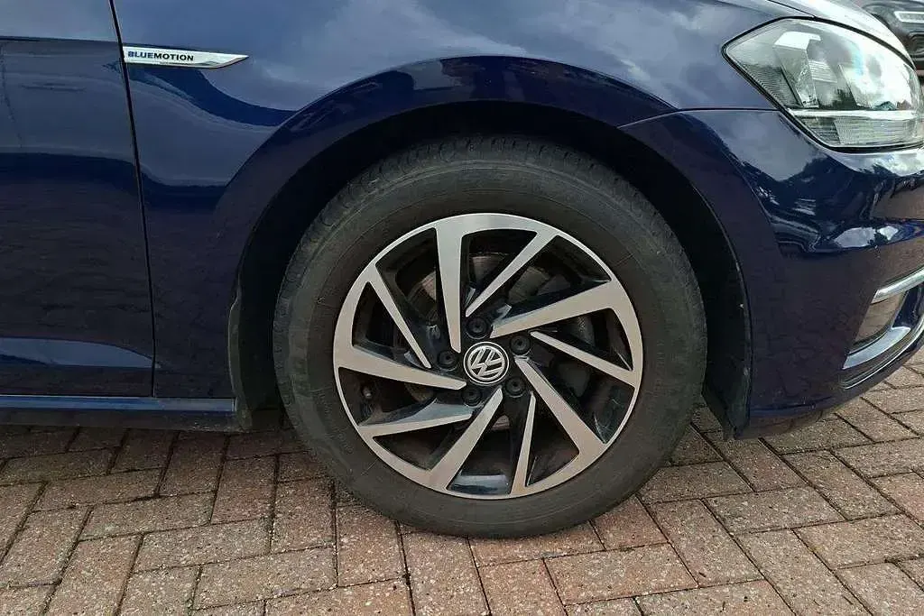 Used VW Golf VII Match 130 HP (95 kW) 2019 Blue Hatchback