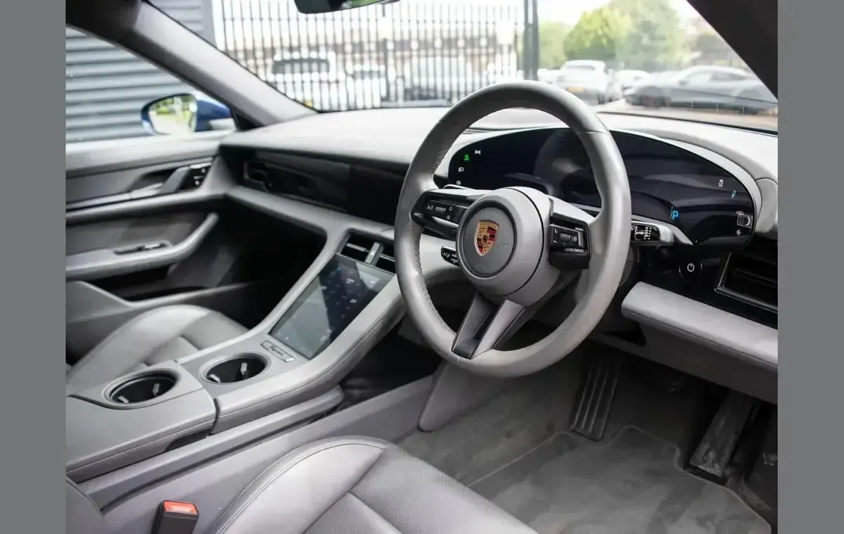 Used Porsche Taycan 350 kW (476 HP) 2021 Blue Sedan