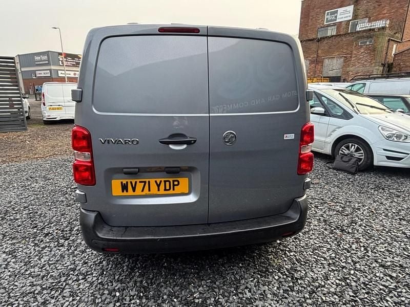 Używany Vauxhall Vivaro Edition 100 KM (73 kW) 2021 Szary Minivan