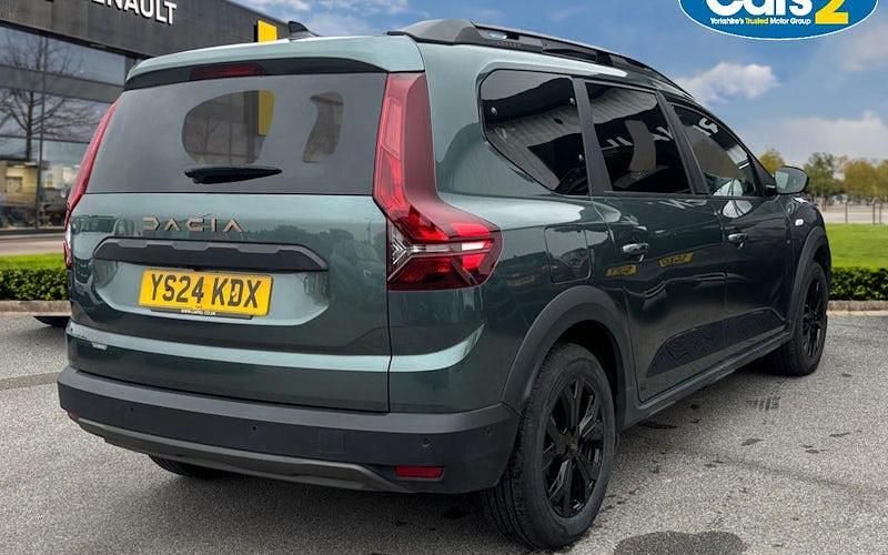 Used Dacia Jogger Extreme 141 HP (103 kW) 2024 Green MPV