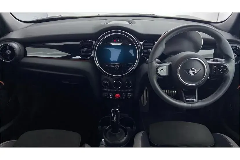 Używany Mini Cooper Sport 136 KM (100 kW) 2023 Srebrny Hatchback