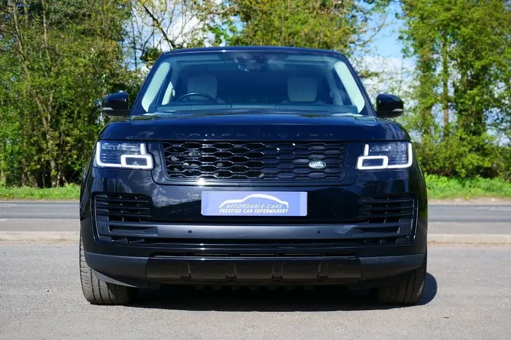 Używany Land Rover Range Rover Vogue SE 404 KM (297 kW) 2019 Czarny SUV