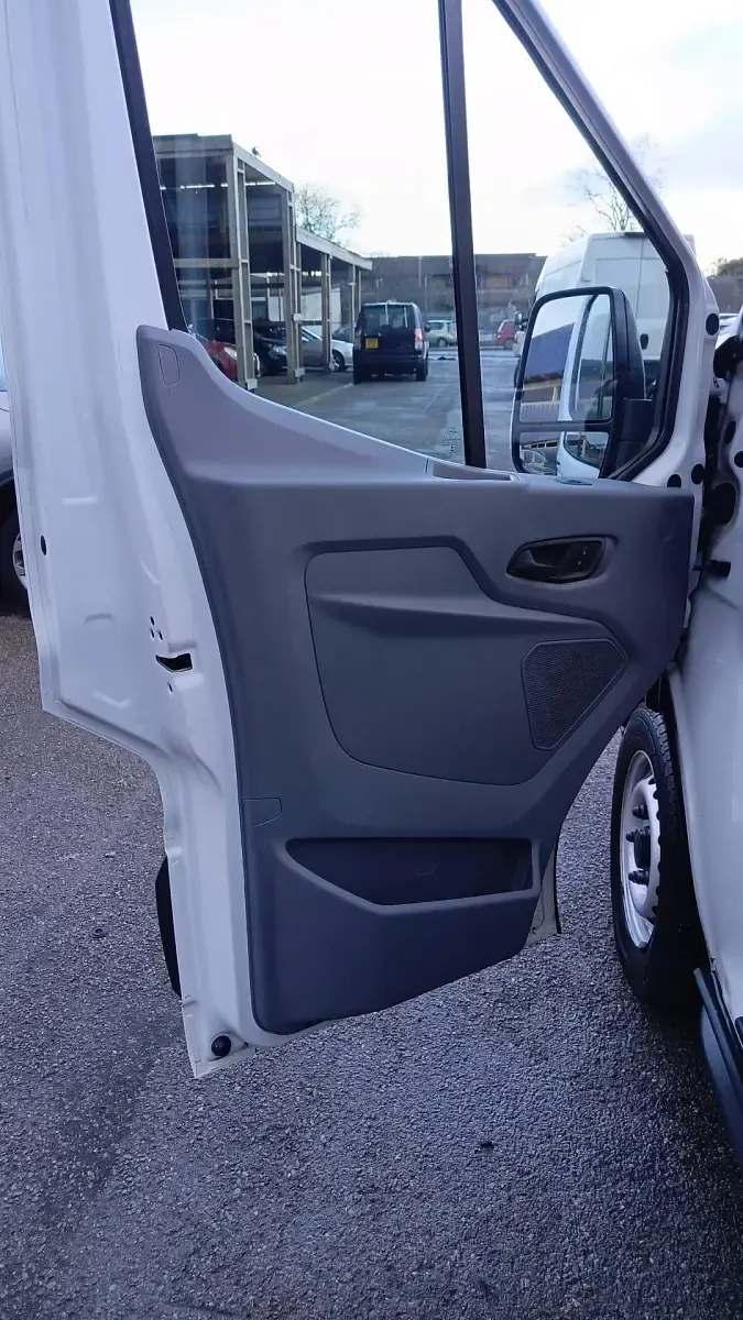 Used Ford Transit 130 HP (95 kW) 2019 White Van