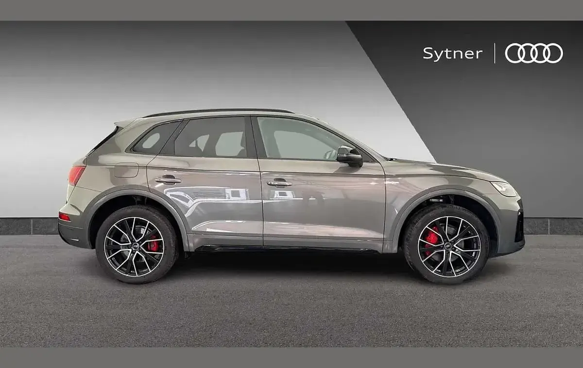 Used Audi Q5 Comfort 261 HP (191 kW) 2023 Grey SUV