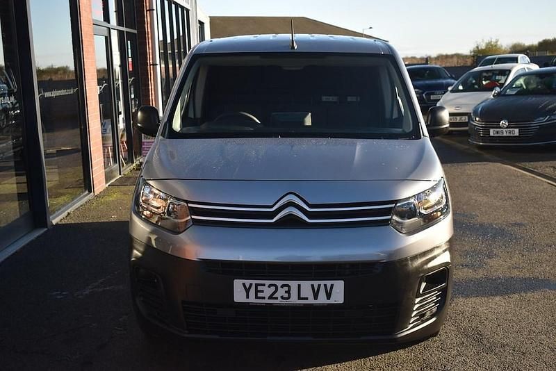 Used Citroën Berlingo 100 HP (73 kW) 2023 Grey MPV