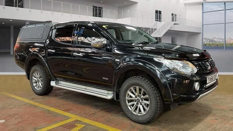 Black Used 2019 Mitsubishi L200 Pickup | £12,989 (Good price) - Image 1/4