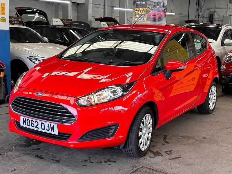 Used Ford Fiesta Style 82 HP (60 kW) 2013 Red Hatchback