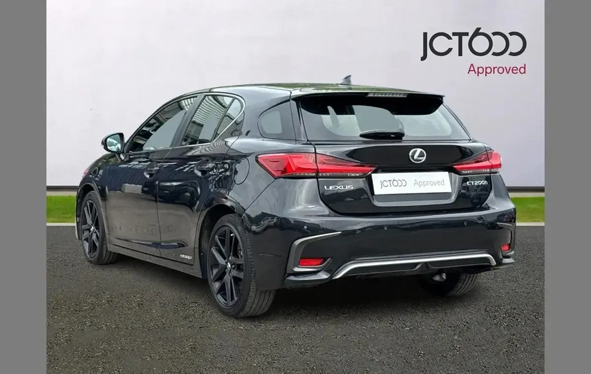Used Lexus CT200h 134 HP (98 kW) 2021 Black Hatchback