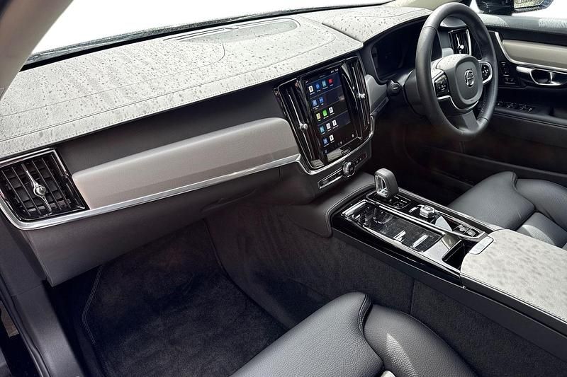 Used Volvo V90 Plus 345 HP (253 kW) 2025 Black Estate