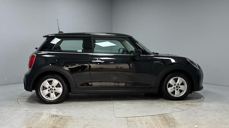 Used Mini Cooper Classic 134 HP (98 kW) 2022 Black Hatchback